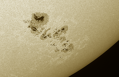 Le groupe de taches AR 3615 quitte la face visible du Soleil