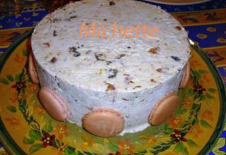 Nougat glacé au praliné, amaretto et fruits confits,