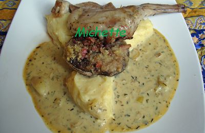 Gigolette de lapin à la moutarde, champignon farci, purée de p de terre