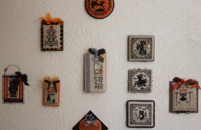 Point de croix /  Un bout de mur pour la déco saisonnière