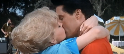  ELVIS PRESLEY - SPOTLIGHT ON Spinout (California Holiday in the UK) + Trailer 1966