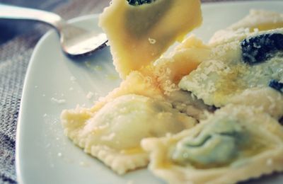 Ravioli maison épinard-ricotta {beurre de sauge}