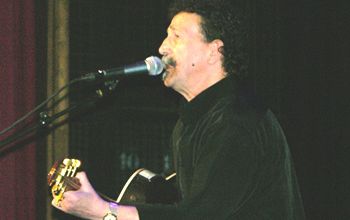 Concert d'Aït Menguellet  à Alger : « Cela fait chaud au cur »