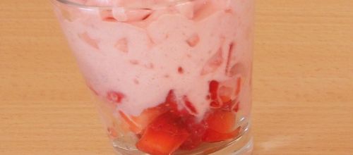 Mousse de fraises sur son lit de fraises !!!