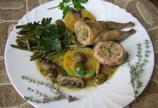 Caille désossée farcie à la pancetta, panisse frite, sauce au porto