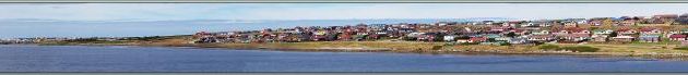 Photo panoramique sur le sud de Port Stanley lors du départ de l'Austral - Falkland Islands, Iles Malouines, Islas Malvinas