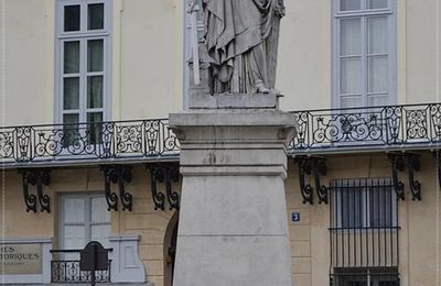 Quai Malaquais, Paris 6ème : Allégorie de la République de Jean-François SOITOUX