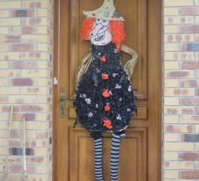 Halloween à la porte de la maison...