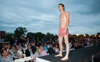 mode fashion pool podium