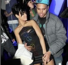 Rihanna enfin prise en flag' avec Chris Brown : c'est chaud sur la piste de danse...