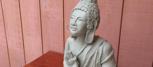 BOUDDHA : Le final avant cuisson (Position Abhaya mudra)