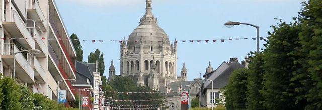 BASILIQUE SAINTE-THÉRÈSE DE LISIEUX (1/2)