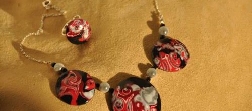 Collier lentilles noir et rouge