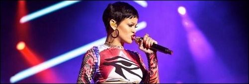 Vidéos : Rihanna performe à Baku en Azerbaïdjan
