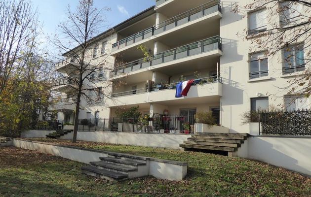 PAVOISONS  NOS  FENETRES