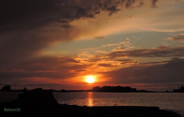 un coucher de soleil en Bretagne 