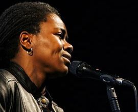 Talkin' 'bout a revolution - Tracy Chapman