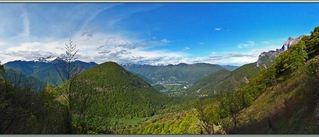 Panorama sur la haute vallée de la Garonne vue de la montée au Pic du Gar - Boutx - 31