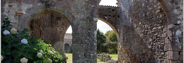 85 . Vendée - Fougeré (1) - Couvent des Cerisiers