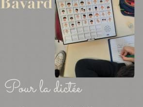 Pilotis et tableau bavard