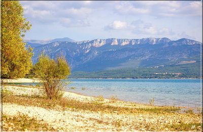 1014 - Journée farniente sur la plage de Sainte-Croix, dans les Alpes-de-Haute-Provence (04)