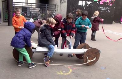 Le premier jour de la Boîte à Jouer écolo (  vidéo Jouer pour vivre )