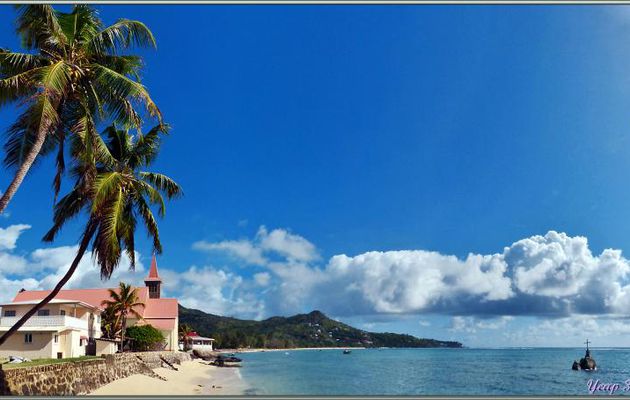 Vue sur Anse Royale et son église dédiée à Saint Joseph - Mahé - Seychelles