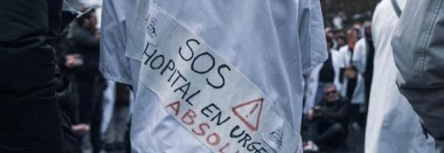 Les urgentistes français dénoncent l'hôpital entreprise