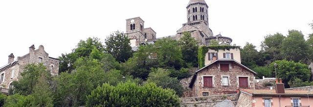 Collégiale de Saint-Nectaire : l'extérieur