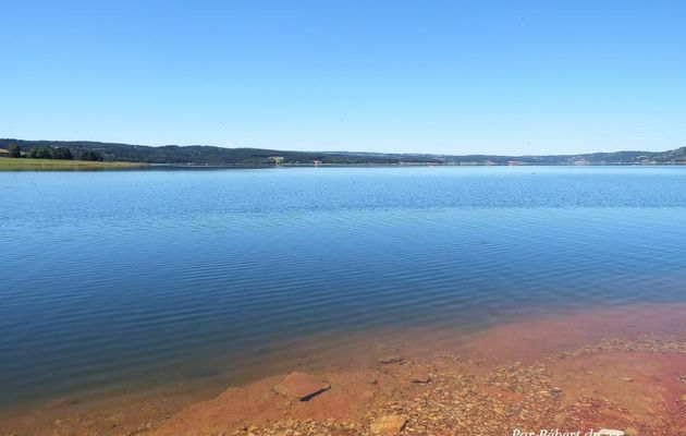 Naussac le lac dept 48 (3)