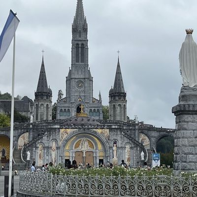 Lourdes et son sanctuaire Notre-Dame