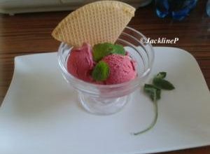 Sorbet aux framboises du jardin (en sorbetière)