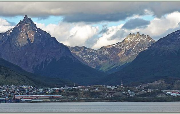 Ushuaïa (Terre de Feu) : appareillage du Lyrial direction Falkland (Malouines)