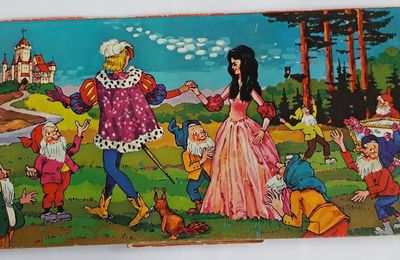 EB - Dans ma boite à souvenirs : une carte pop-up - Blanche Neige et les 7 nains...