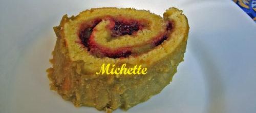 Gâteau roulé à la pâtissière au thé matcha, confiture de framboise