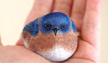 Je connaissais l'art des galets peints ... mais comme ça ...