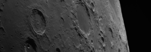 Premières images au Celestron 9 des reliefs du croissant de lune 