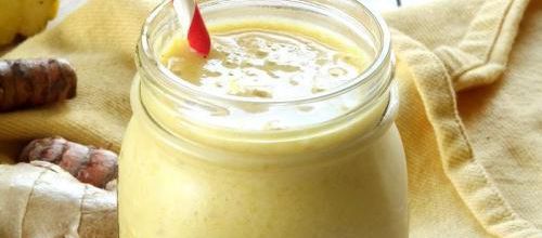 Smoothie curcuma gingembre colada