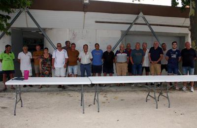 RECEPTION A VILLENEUVE DE BERG POUR LES EQUIPES M2