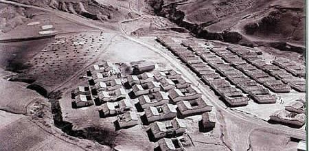 Colonisation : un camp de concentration  filmé en 1959