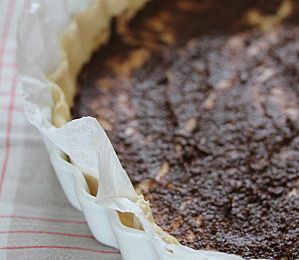Tarte estivale (tapenade, coeurs d'artichaud, poivrons & chorizo)