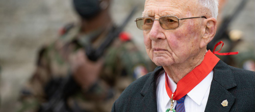* Paul LETERRIER (1er RFM) , élevé au grade de Commandeur de la Légion d'Honneur