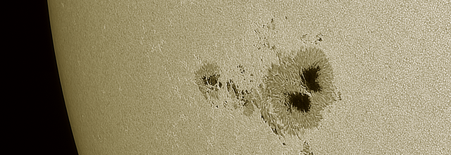 L'évolution de la gigantesque tache solaire AR4079 