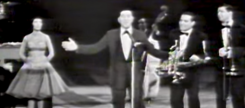 0:01 / 3:30   Louis Prima, Keely Smith, Sam Butera & The Witnesses "When You're Smiling & Oh Marie"