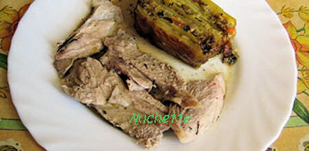 Gigot de chevreau rôti aux herbes de Provence, terrine de p de terre et légumes