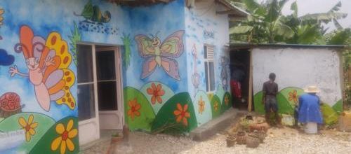 Le papillon se pose sur moi!…