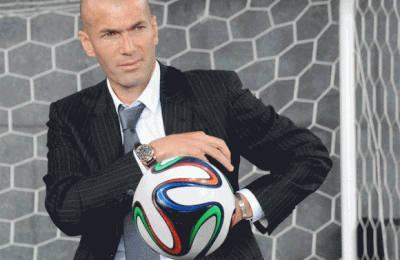UN PRINCE DU FOOTBALL OÙ LE REGARD DU MODÈLE PAR GORDON ET PARRENO