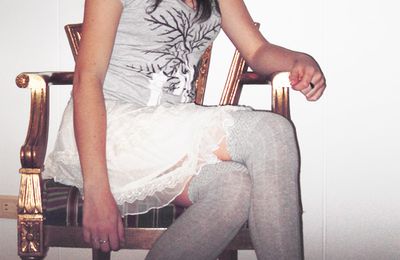 First look! Lace white skirt.