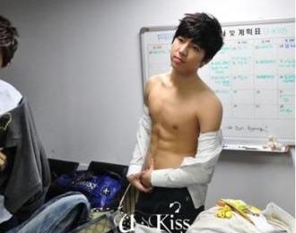 [Top 10] Les plus beau abdos Coréen ! ["Real Pictures"]