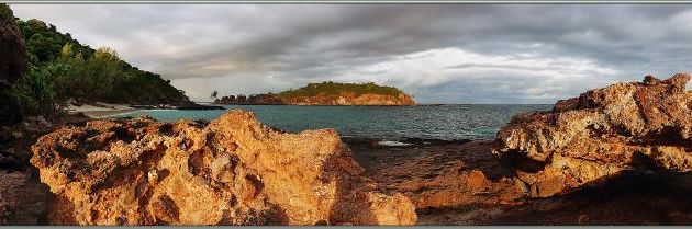 La presqu'île sacrée de Nosy Tsarabanjina au soleil couchant - Archipel des Mitsio - Madagascar